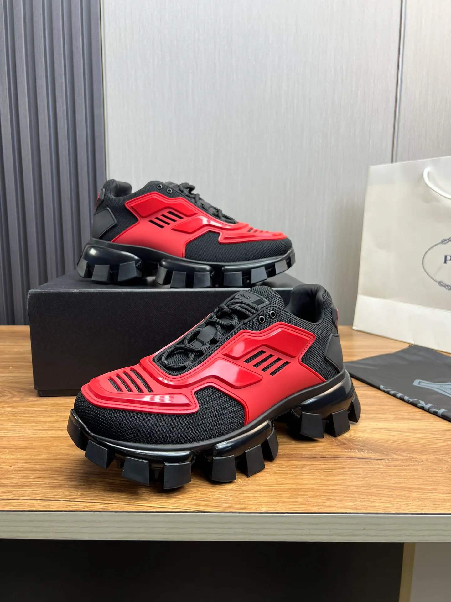 Men's shoes 💰620💰 [PRADA] Popular thick-soled shoes for couples 👩‍❤️‍👨 Available all year round ✔️Official website synchronization Original fly-knit film fabric + cowhide lining, 1⃣️ to 1⃣️ replica, original sole, 36-45 (45 made to order, non-refundable)